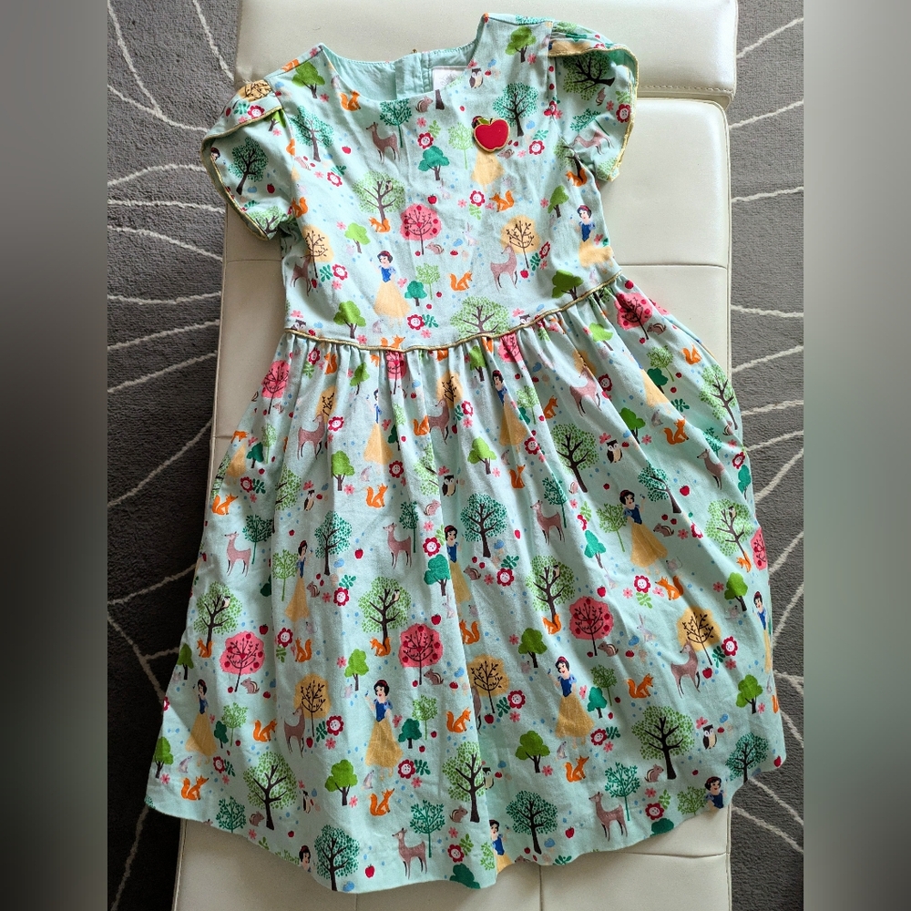 Rare, Disney Store Snow White Princess Party Dress with Petticoats &Enamel Apple